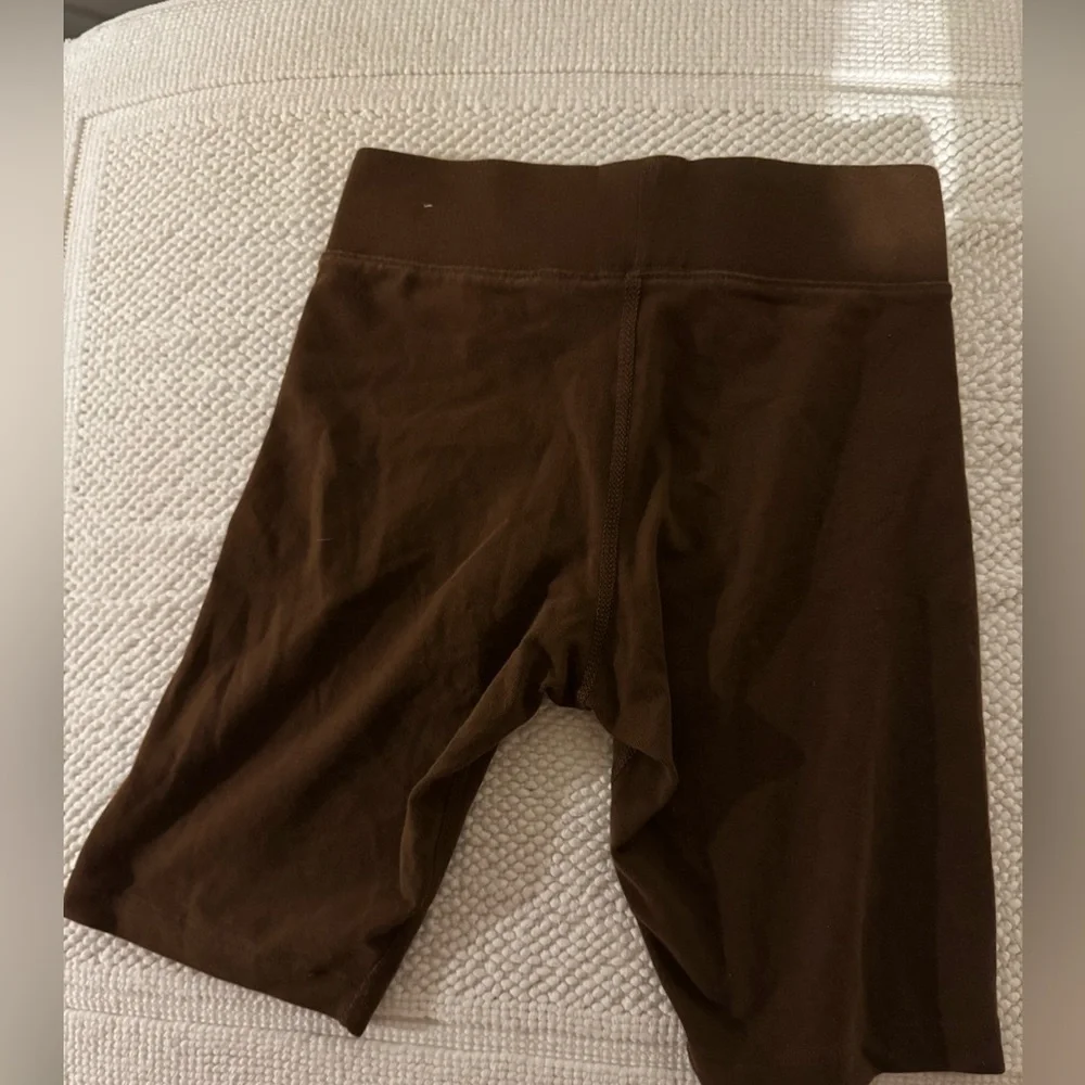 Nike Essentials Dri-FIT Brown Bike Shorts Women’s XS